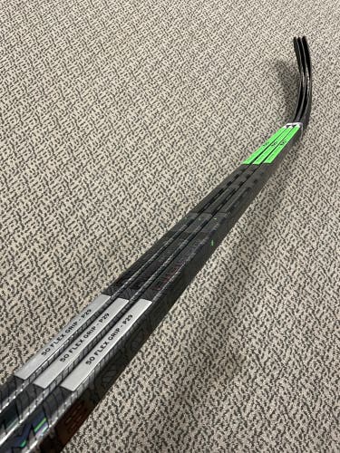 3-PACK CCM Trigger 6 Pro 50 flex P29 curve right handed sticks