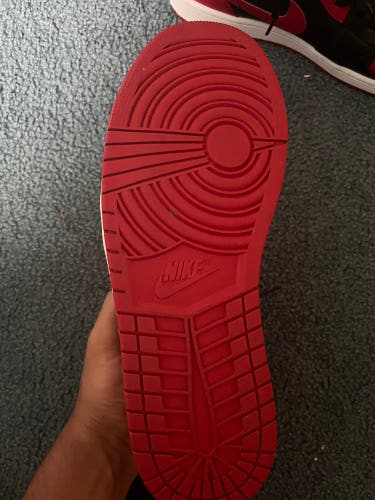 Red Used Size 11 (Women's 12) Air Jordan Jordan 1 mid Shoes