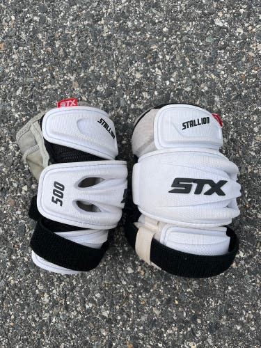 Used Medium STX Stallion 500 Arm Pads