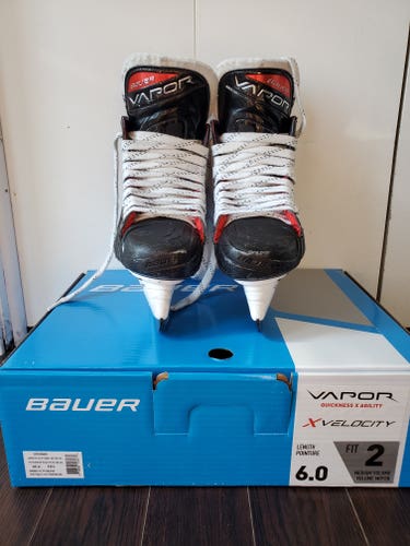 Intermediate Used Bauer Vapor Velocity Hockey Skates Size 6