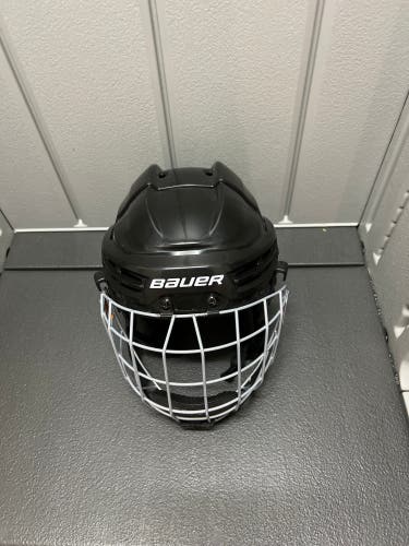 New Medium Bauer Prodigy Helmet