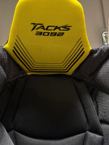 Junior jr xl CCM Tacks 3092 Hockey Pants