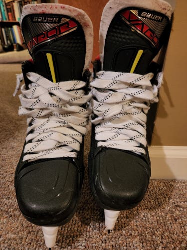 Bauer Vapor 2X Pro Hockey Skates - Size 8 (D width) - Practically NEW (just 4-5 practices)