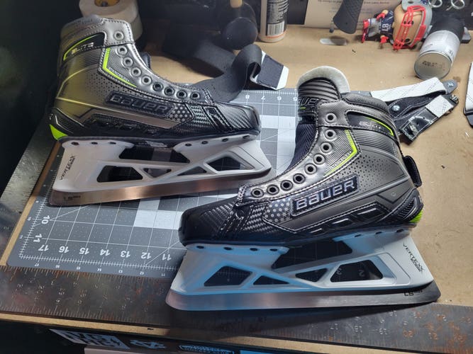 Senior New Bauer Elite Hockey Goalie Skates Regular Width Size 7