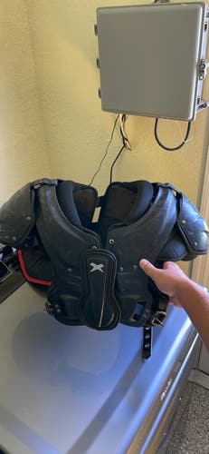 Adult Small Xenith Velocity 2 Shoulder Pads