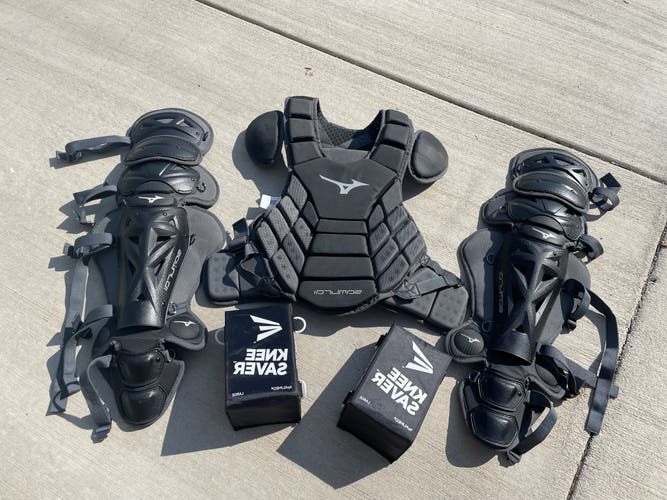 New Mizuno Samurai Intermediate (teenager) catcher full SET with HELMET *free shipping