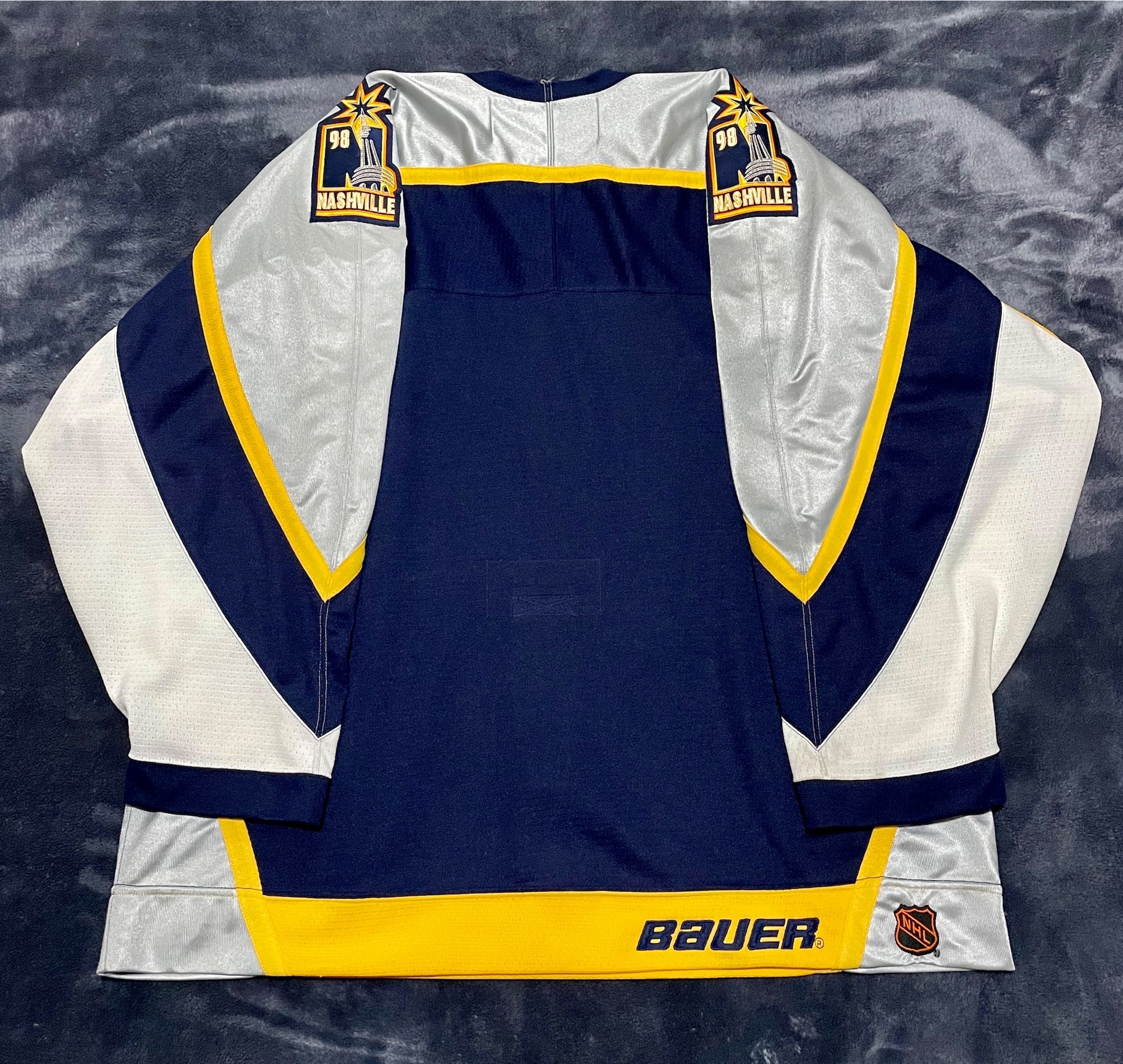 Bauer NHL Nashville Predators 2XL Hockey Jersey