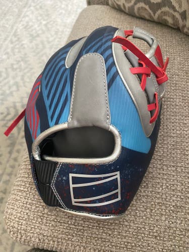 Gently Used Infield 11.5" REV1X Baseball Glove *GREAT CONDITION*