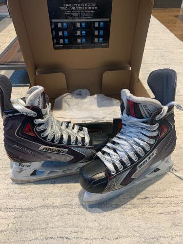 Bauer Regular Width Size 7.5 Vapor X60 Hockey Skates