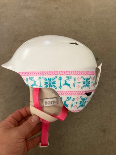Bern Childrens Small /X Small  ski helmet