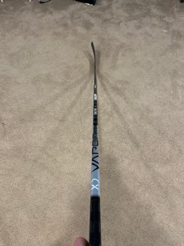 Senior Right Handed P10 Pro Stock Vapor Hyperlite Hockey Stick