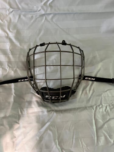 Medium CCM Full Cage FM680