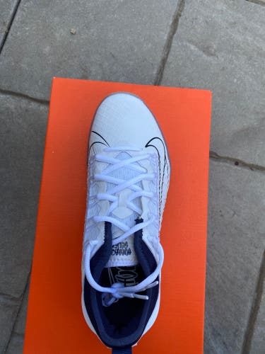 New Size 6 (Women's 7.5) Low Top Huarache