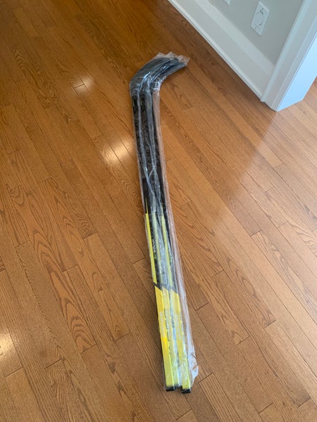 3x Senior Left Hand P92M Pro Stock Vapor Hyperlite Hockey Stick