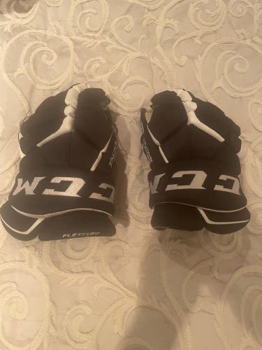CCM 11" Tacks 9080 Gloves