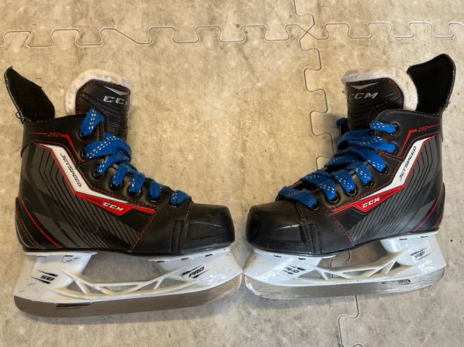 Youth Used CCM JetSpeed 250 Hockey Skates Regular Width Size 12