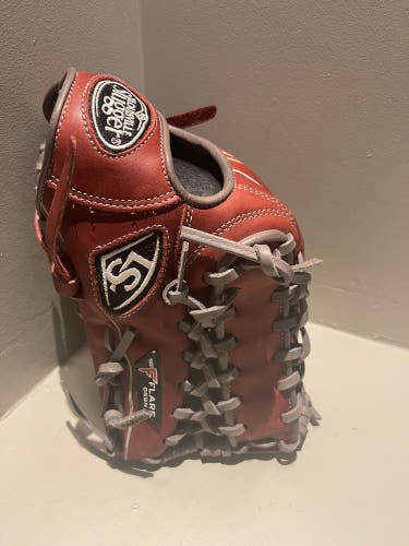 NWT Louisville Slugger Pro Flare Series: PFCH6A1275 Features: