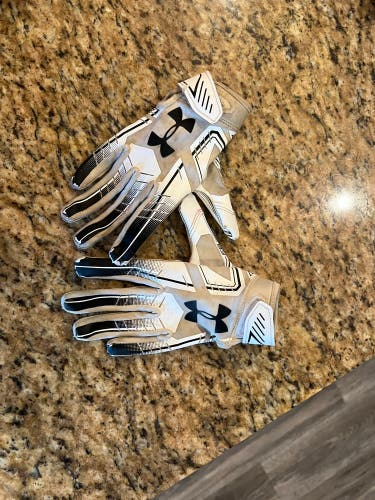 UA Youth Football Gloves