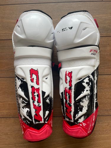 CCM JetSpeed FT4 Shin Pads