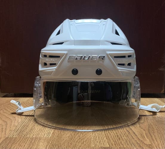 Used Medium Bauer Re-Akt 150 Helmet