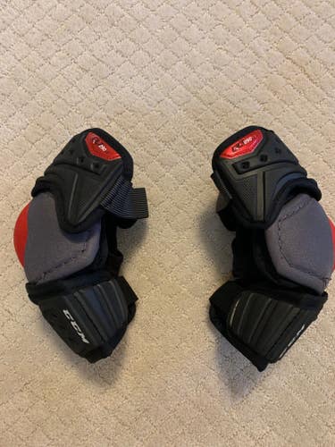 Used Small CCM QuickLite QLT 290 Elbow Pads
