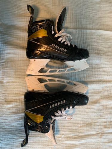 Used Bauer  Pro Stock Size 8.5 Supreme UltraSonic Hockey Skates