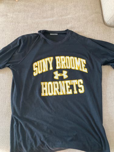 Black Used Small Under Armour Shirt