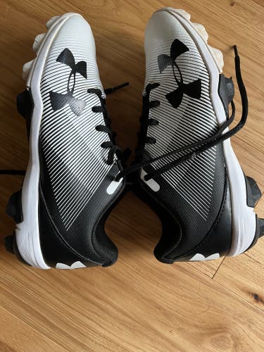 Youth Under Armour Cleats