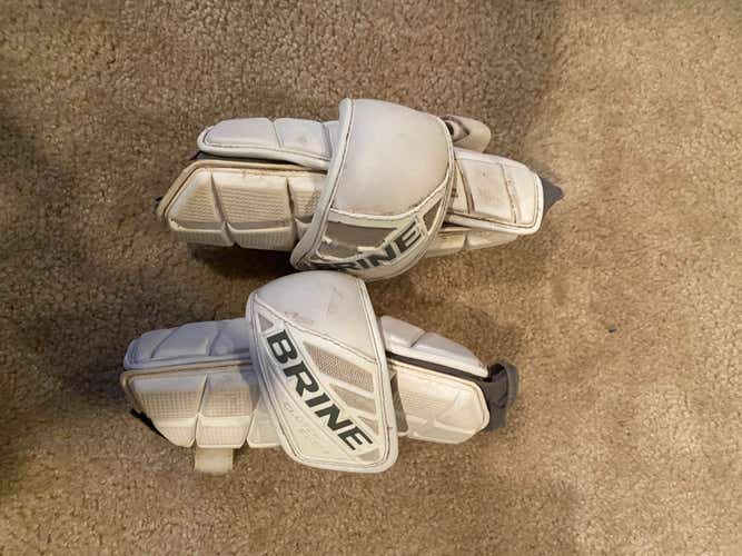 Used White Extra Large Brine Clutch Elite Arm Pads