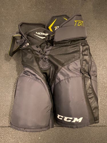Junior Medium CCM  Tacks 4052 Hockey Pants