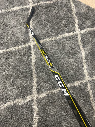 Filip Forsberg Senior Right Handed P28 Pro Stock Ribcor Trigger Senior Grip Hockey Stick