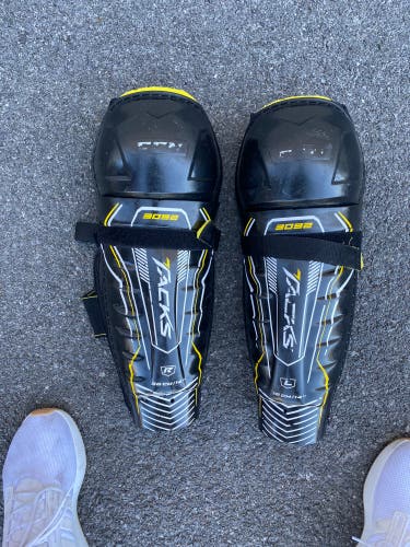 Used CCM Tacks 3092 Shin Pads