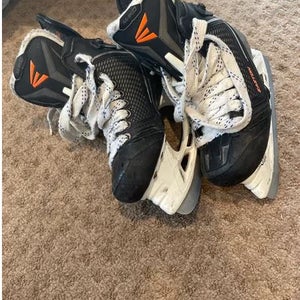 Easton Mako 2 Jr sz 1.0 D Skates