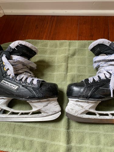 Used Bauer Regular Width Size 2.5 Supreme 170 Hockey Skates