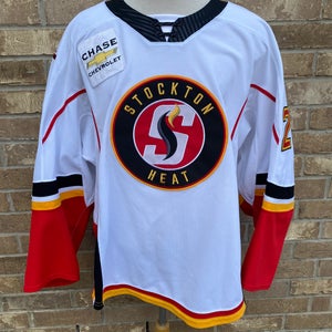 CCM Edge 4.0 QuickLite Stockton Heat Pro Game Worn Jersey White O'BRIEN 8839