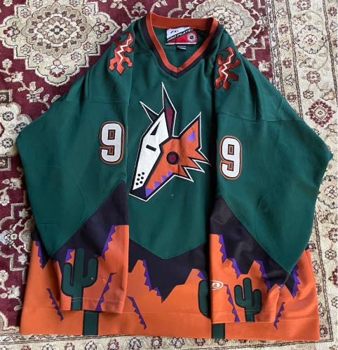 Arizona Coyotes XXL Pro Player Jersey