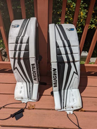 Used 31 +2" Vaughn Velocity V9 Goalie Leg Pads