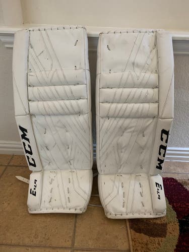 31" CCM Extreme flex 4.9 Goalie Leg Pads