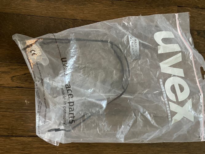 UVEX Ski Race Chinguard