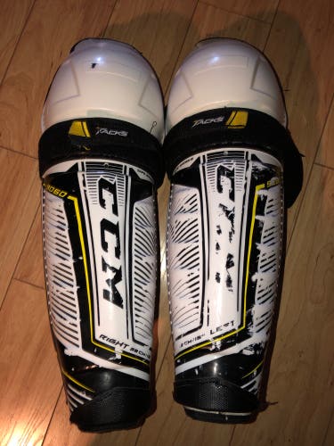 CCM  Tacks 9060 Shin Pads