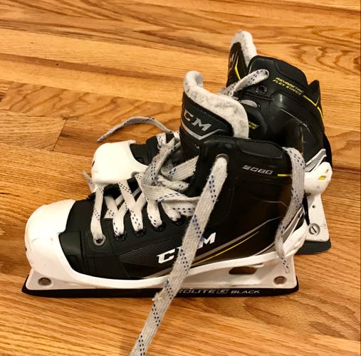 Used CCM GOALIE Tacks 9080 Hockey Skates Regular Width Size 4- Good condition!