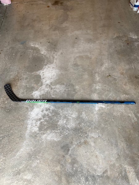 Intermediate Right Handed P92M Nexus Geo Hockey Stick