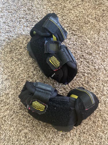Used Small CCM Tacks Elbow Pads
