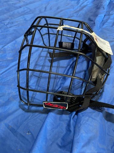 Used Medium CCM  04 Helmet