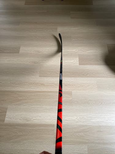 Intermediate Right Handed P28 Bauer Vapor FlyLite Hockey Stick