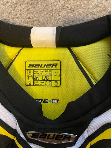 Used Junior Large Bauer Supreme 2S Pro Shoulder Pads