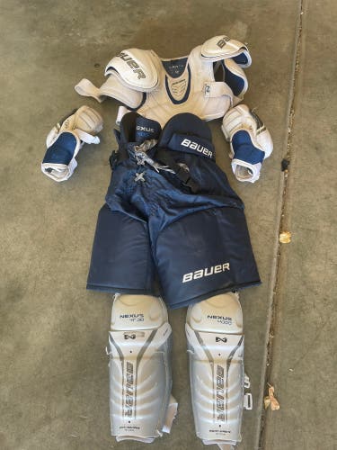 Bauer Nexus Hockey protective set up