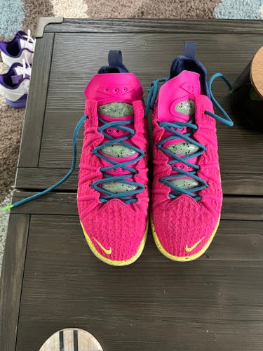 Used Men's Size 7.5 (Women's 8.5) Nike lebron 18 Shoes