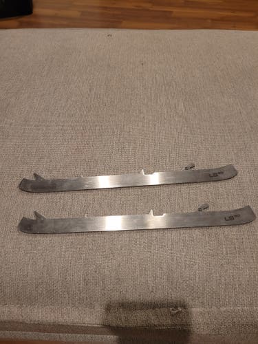 Junior Used Bauer Vertexx Edge LS3G Steel Hockey Skates Size 4