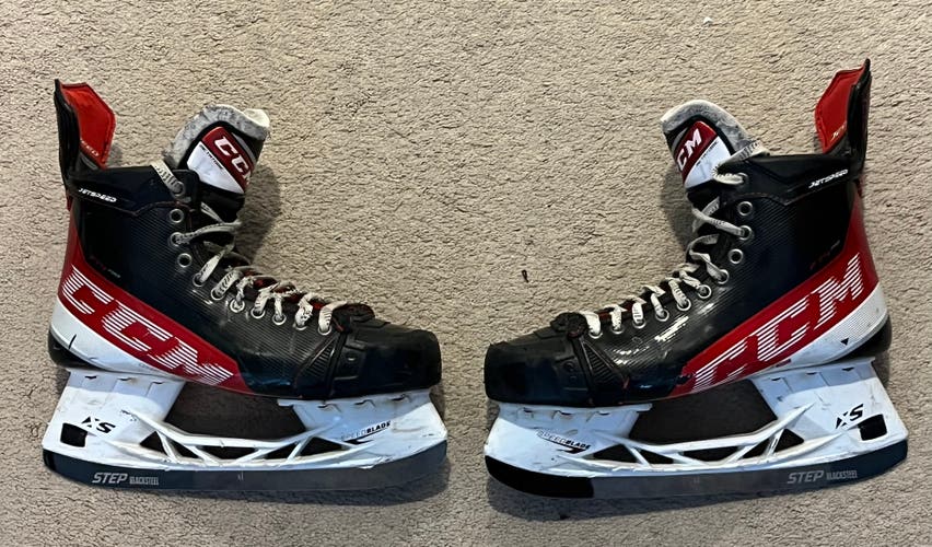 Used CCM Regular Width Size 9 JetSpeed FT4 Pro Hockey Skates